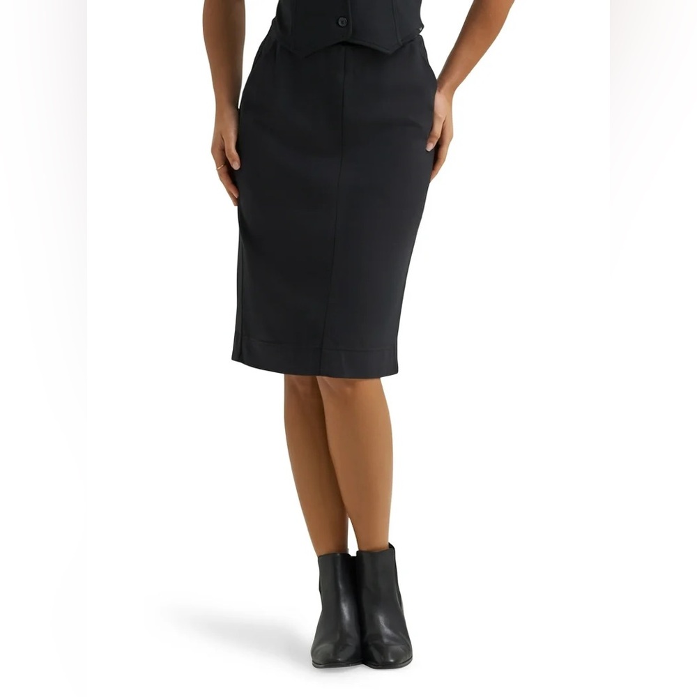 LIKE NEW Pull On Black Pencil Skirt